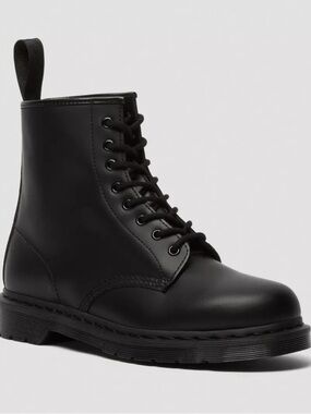 Dr. Martens 1460 Mono in black (Size 8)